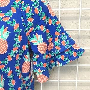 New With Tags Crown and Ivy Ruffle Sleeve V-Neck Tee Size Petite M